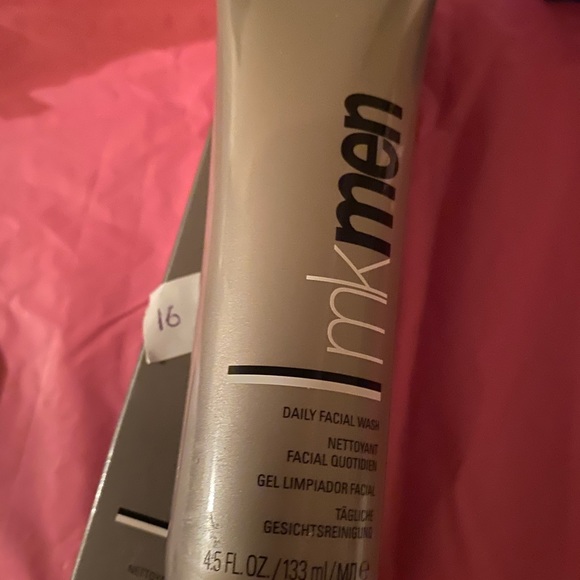 Mary Kay - Picture 6 of 10